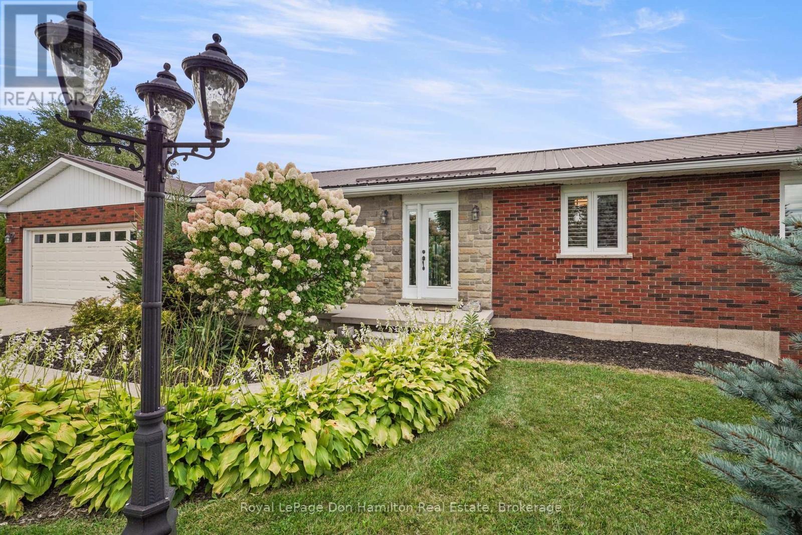 1009 Queen Street, Howick, ON