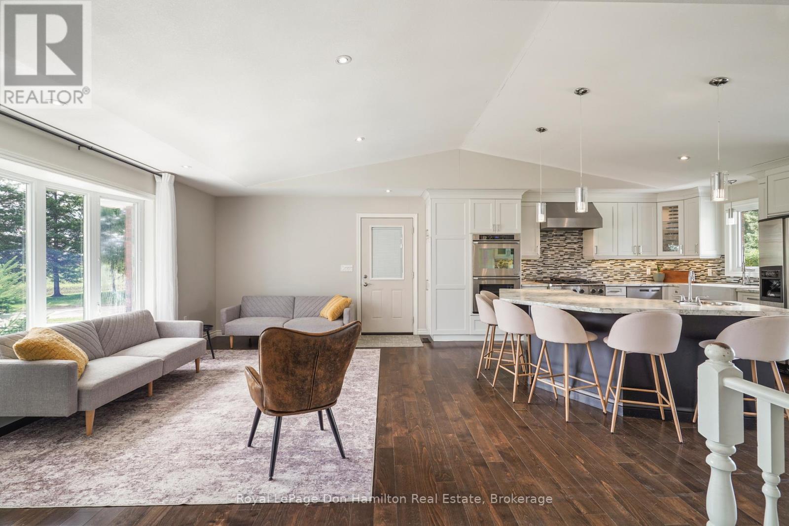 1009 Queen Street, Howick, ON