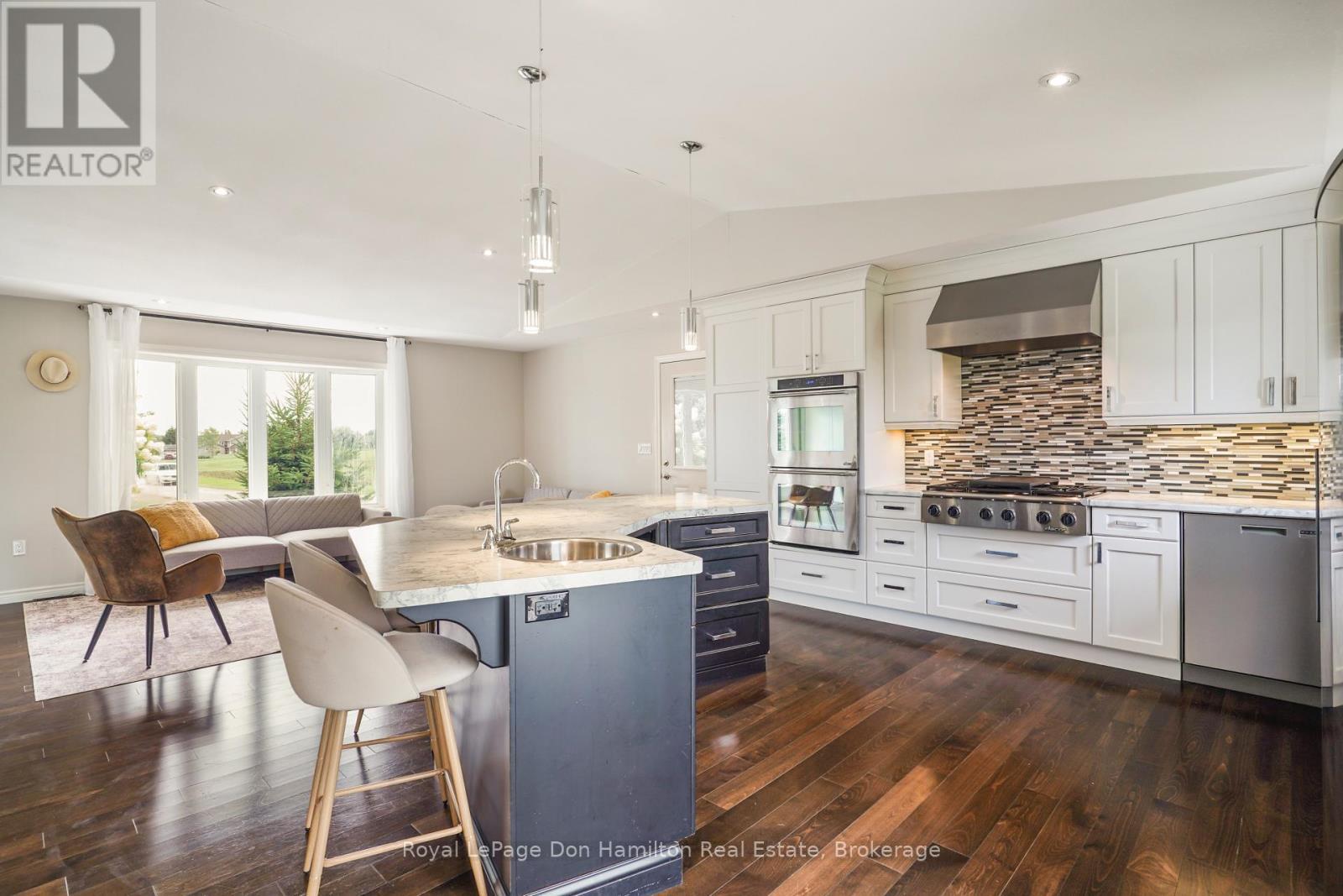 1009 Queen Street, Howick, ON