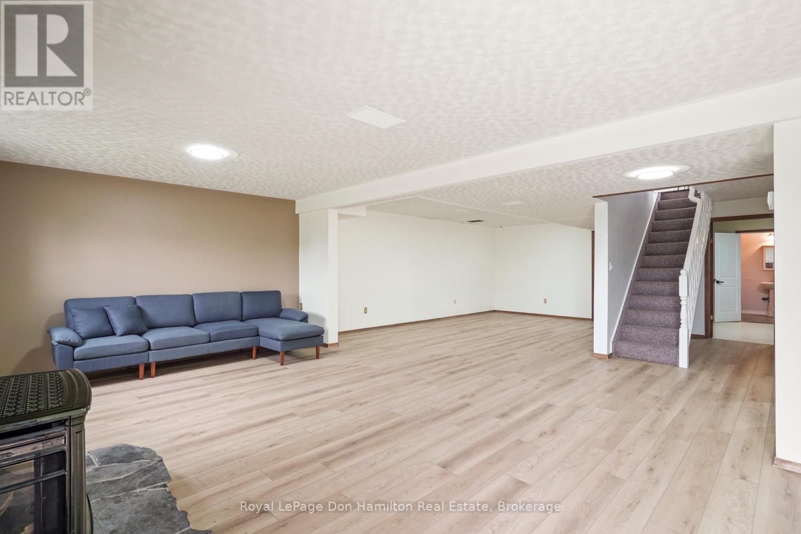 1009 Queen Street, Howick, ON