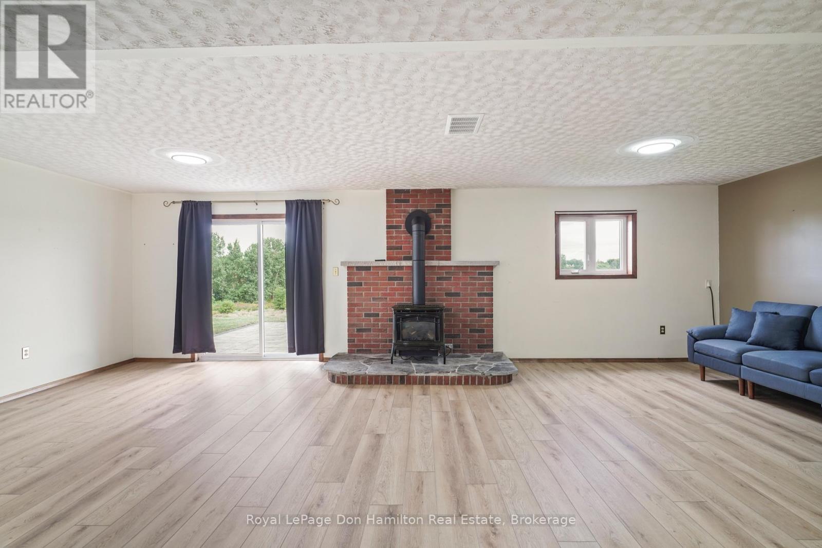 1009 Queen Street, Howick, ON