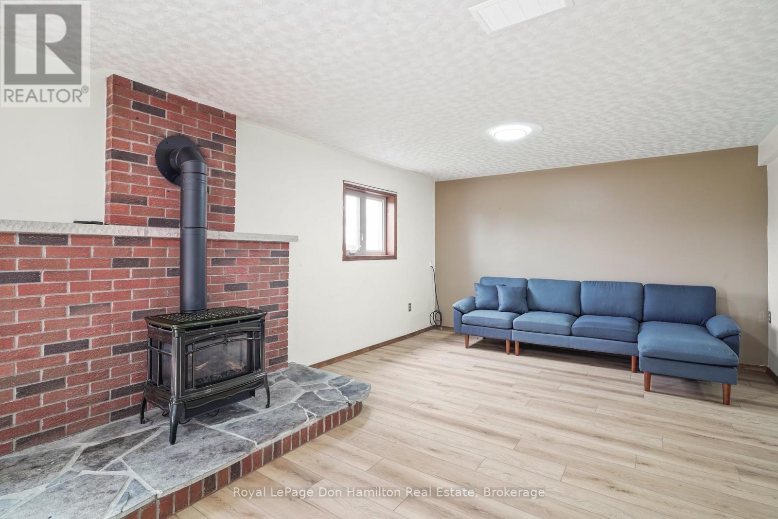 1009 Queen Street, Howick, ON