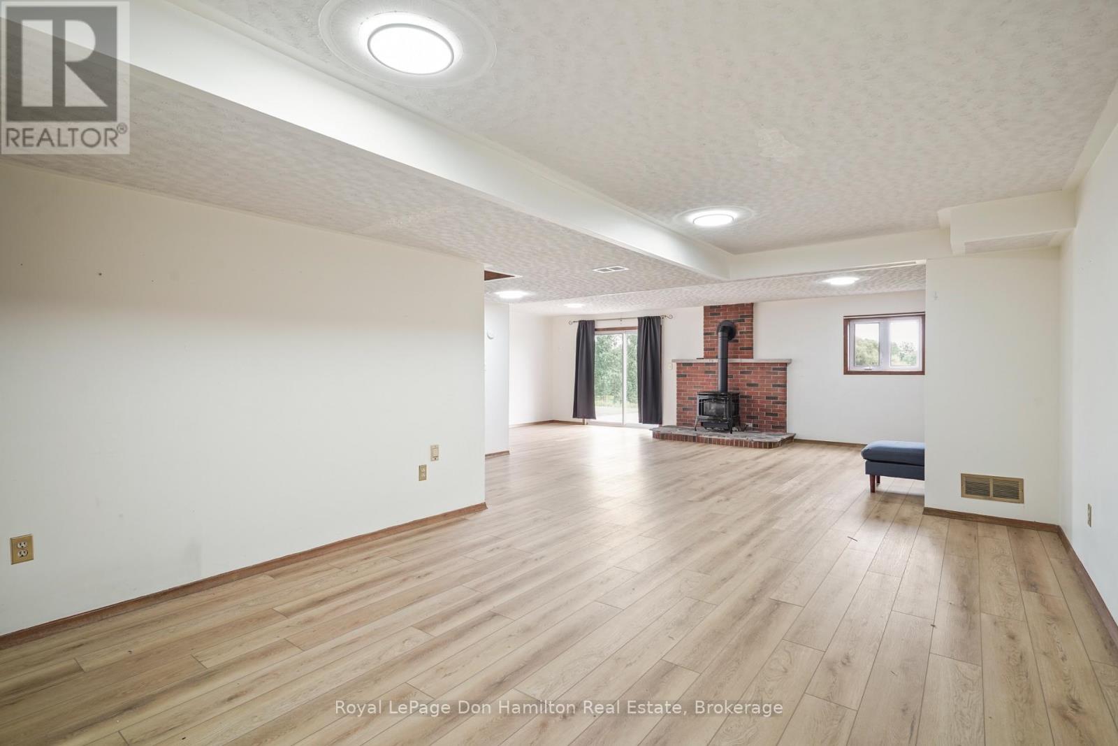 1009 Queen Street, Howick, ON