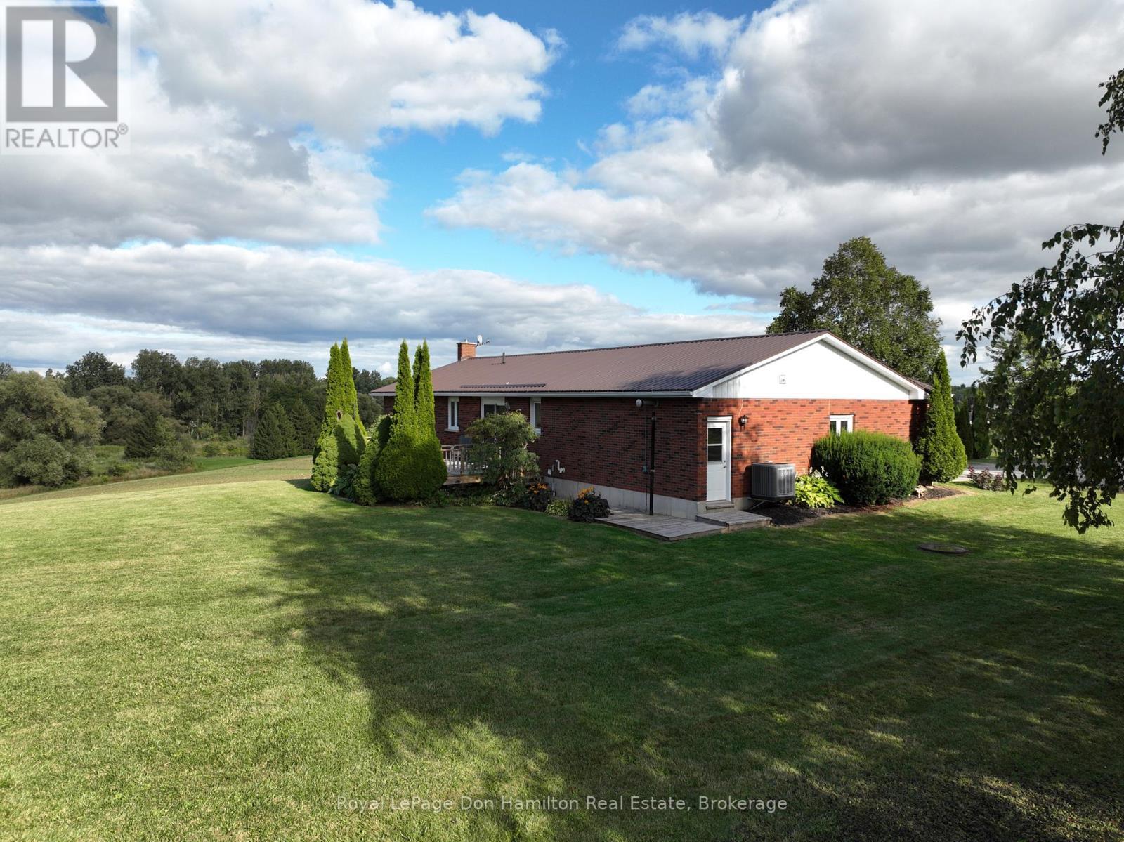 1009 Queen Street, Howick, ON