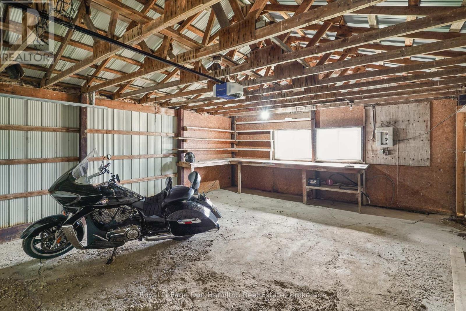 1009 Queen Street, Howick, ON