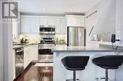 624 Mcconachie Common, Burlington, ON - Indoor Photo Showing Kitchen With Upgraded Kitchen