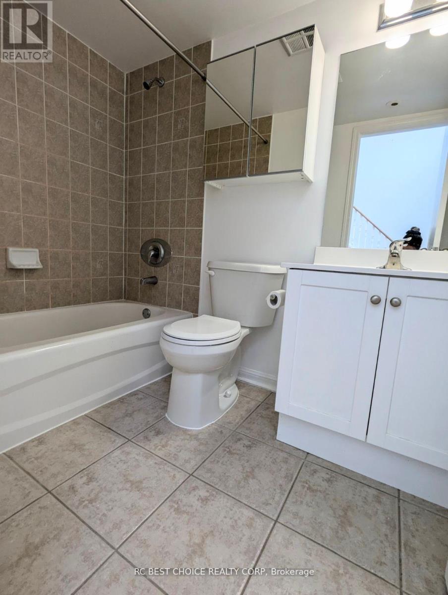 1229 - 22 Laidlaw Street, Toronto, ON - Indoor Photo Showing Bathroom
