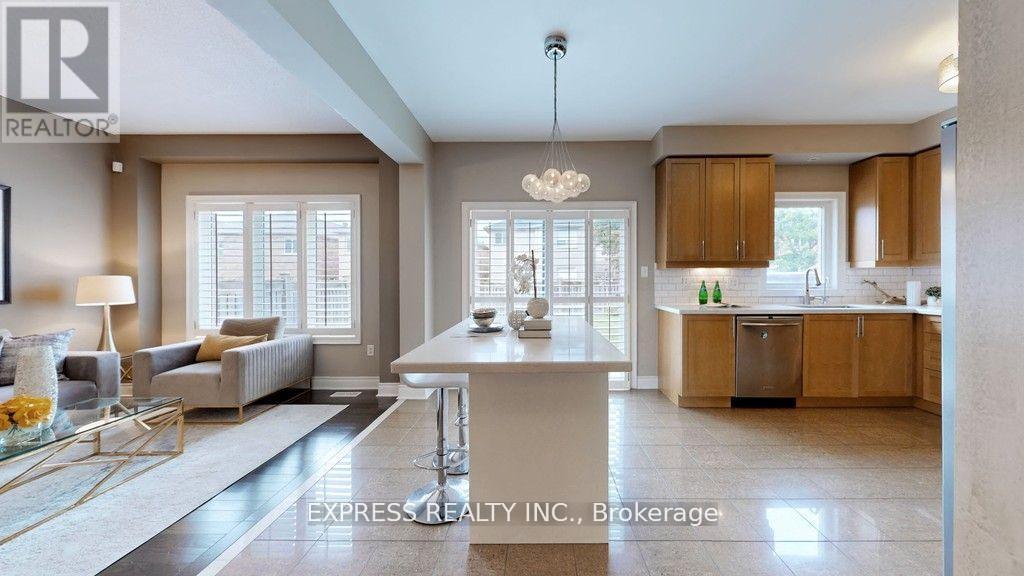 164 Mavrinac Boulevard, Aurora, ON - Indoor