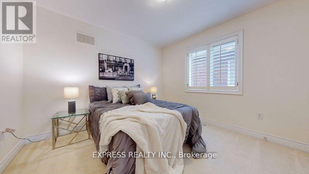164 Mavrinac Boulevard, Aurora, ON - Indoor Photo Showing Bedroom