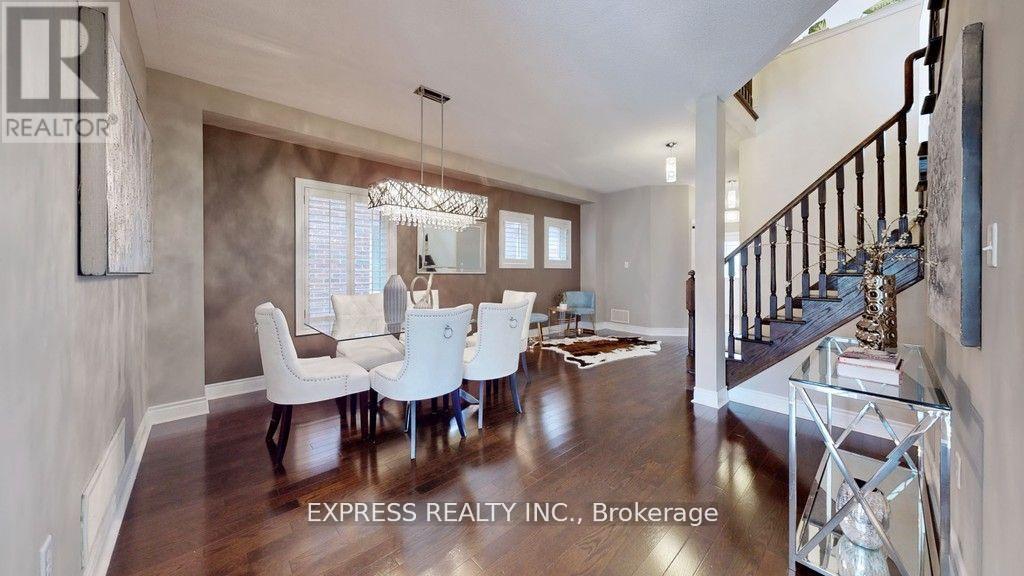 164 Mavrinac Boulevard, Aurora, ON - Indoor Photo Showing Dining Room