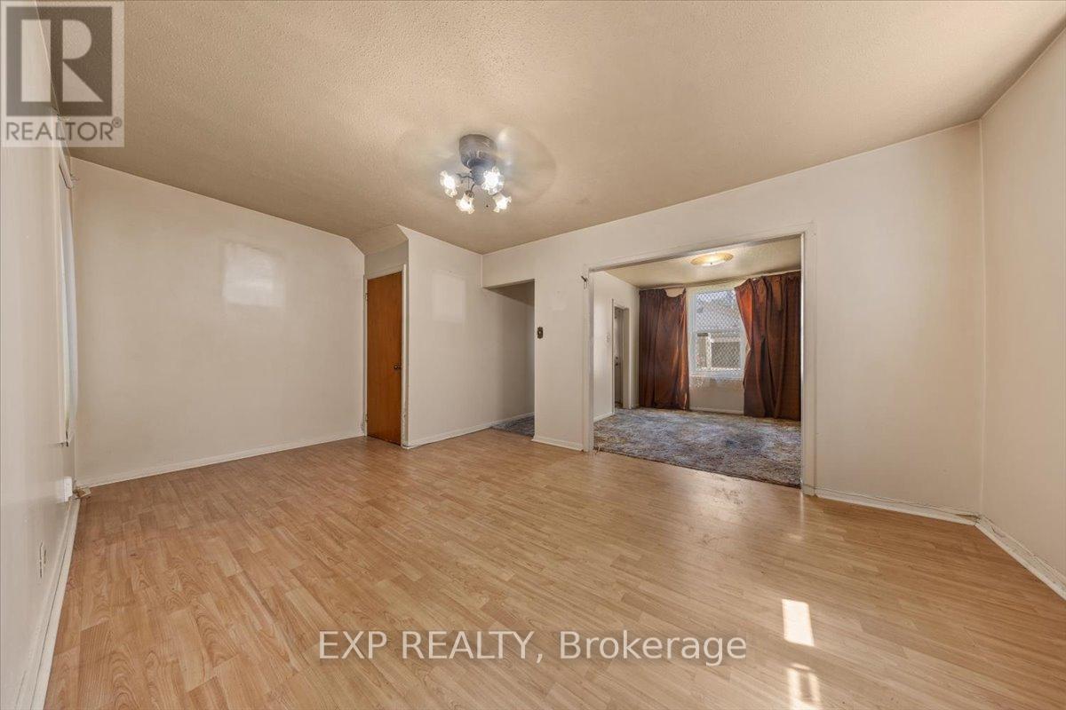 198 Hinchey Avenue, Ottawa, ON - Indoor Photo Showing Other Room