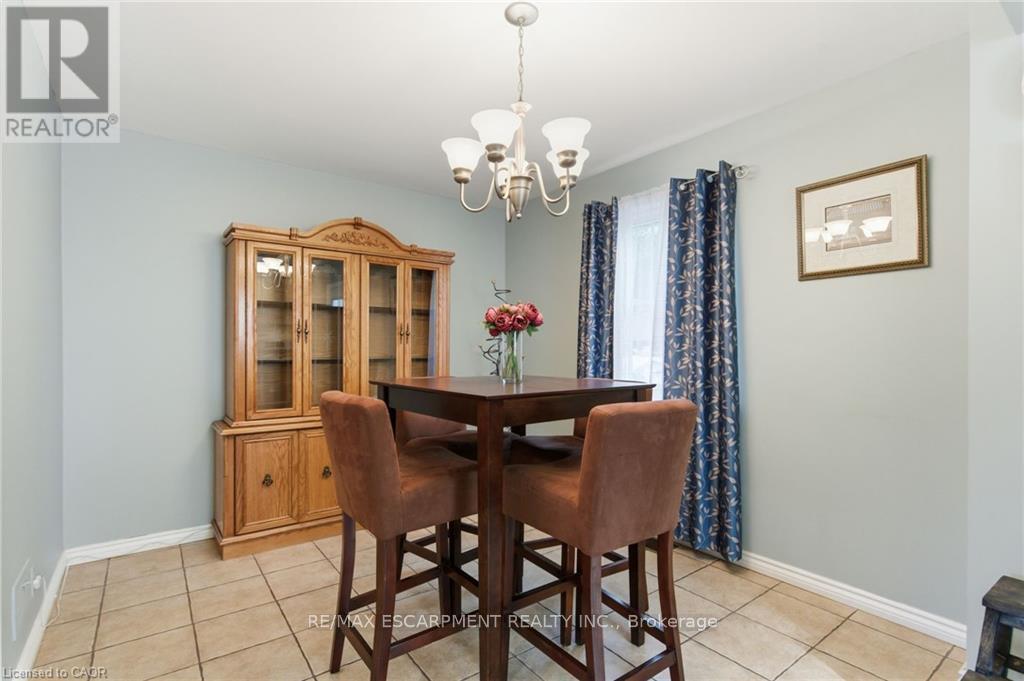 91 East 42Nd Street, Hamilton, ON - Indoor Photo Showing Dining Room