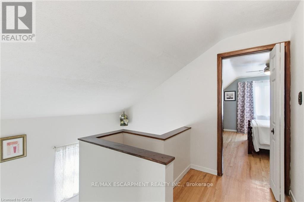 91 East 42Nd Street, Hamilton, ON - Indoor Photo Showing Other Room