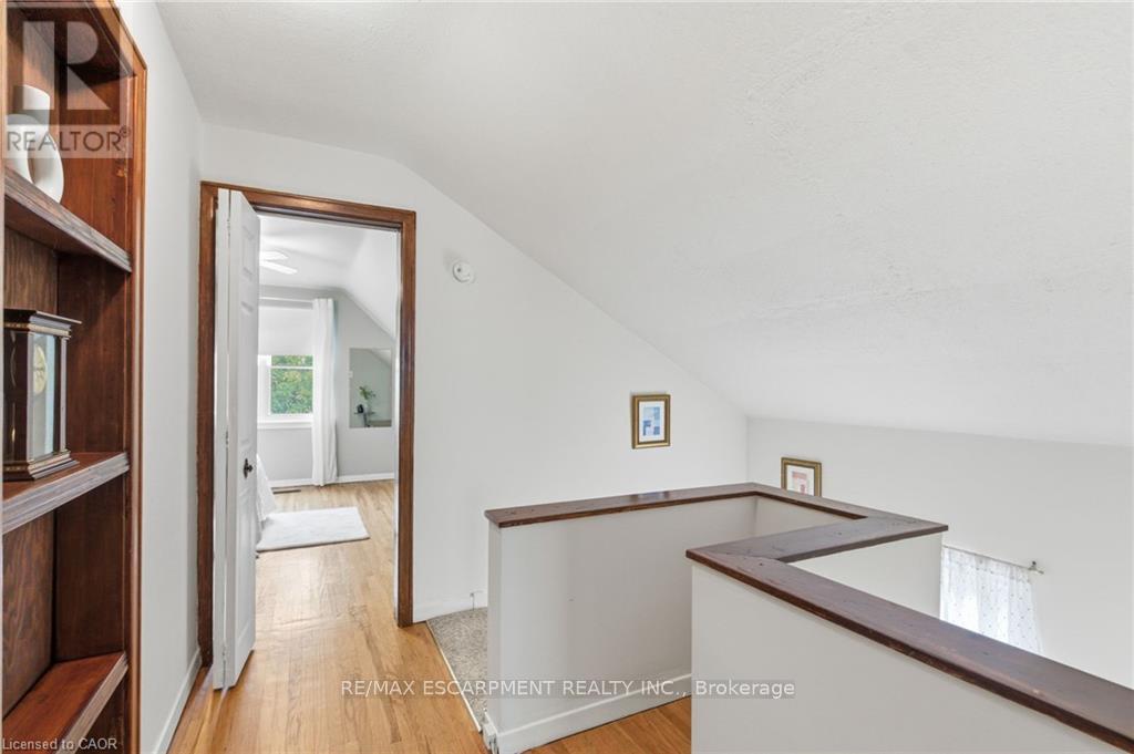 91 East 42Nd Street, Hamilton, ON - Indoor Photo Showing Other Room