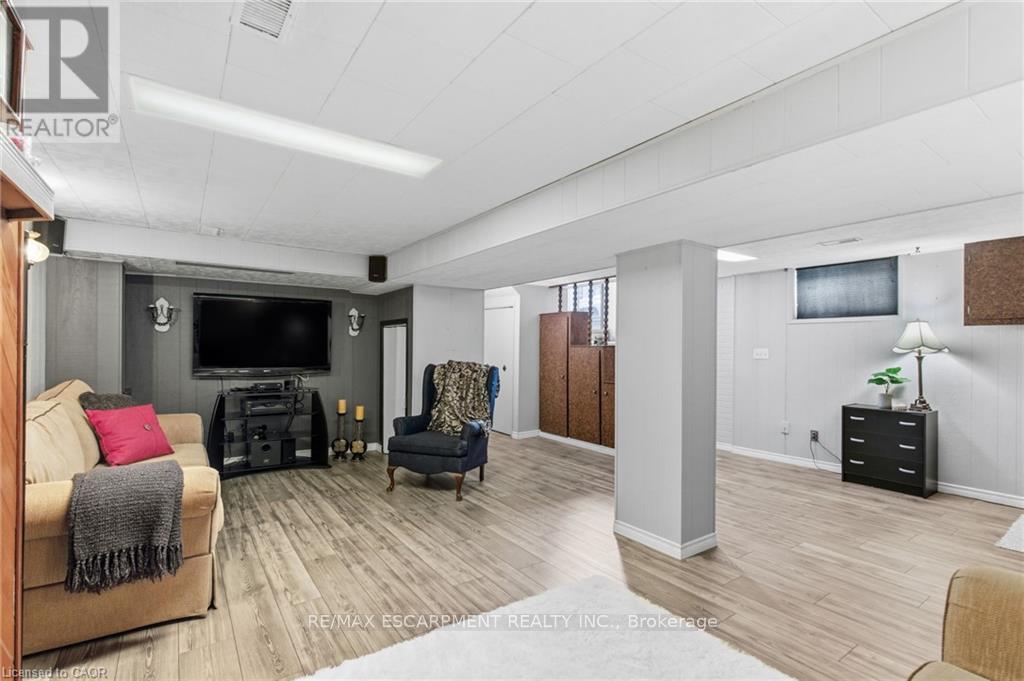 91 East 42Nd Street, Hamilton, ON - Indoor