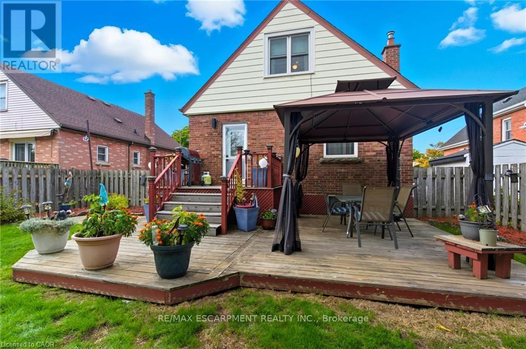 91 East 42Nd Street, Hamilton, ON - Outdoor With Deck Patio Veranda