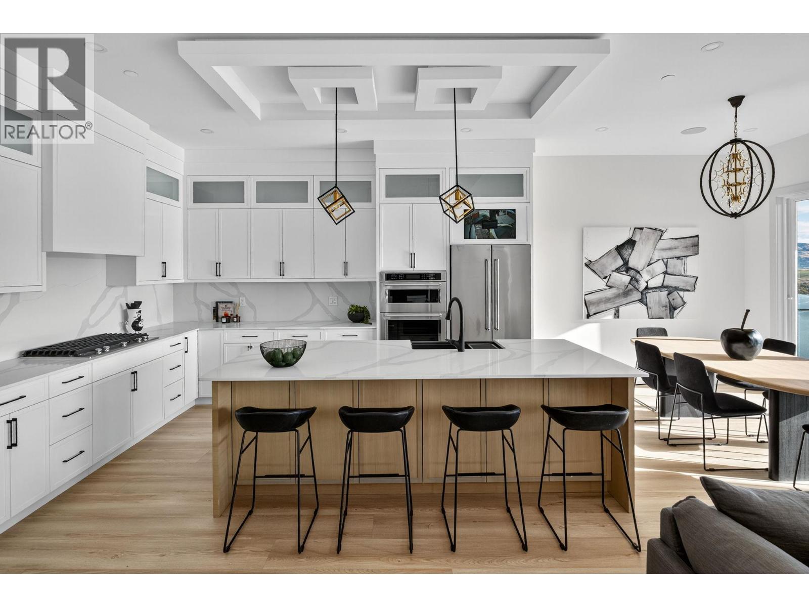 8932 Tavistock Road, Vernon, BC - Indoor Photo Showing Kitchen With Upgraded Kitchen