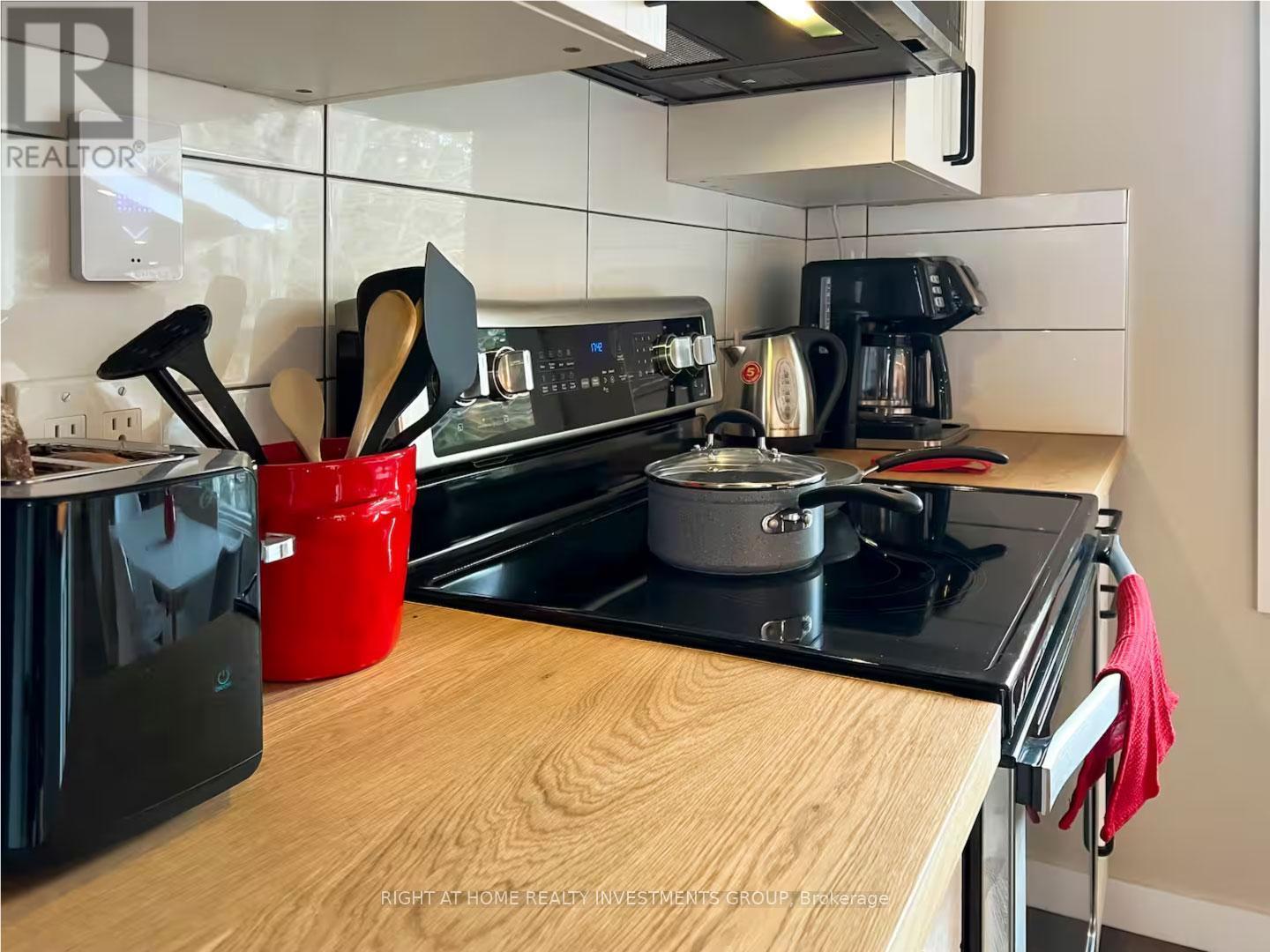 284 Kawartha Hideaway Road, Trent Lakes, ON - Indoor Photo Showing Kitchen