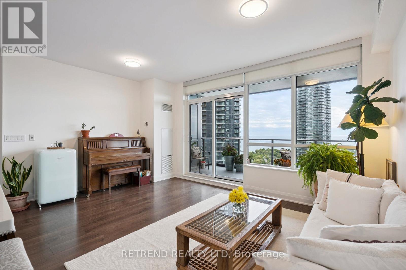 2403 - 36 Park Lawn Road, Toronto, ON - Indoor Photo Showing Living Room