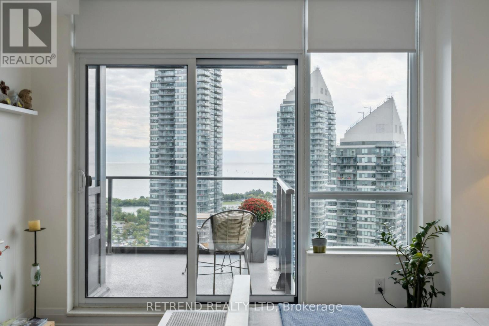 2403 - 36 Park Lawn Road, Toronto, ON - Indoor Photo Showing Other Room