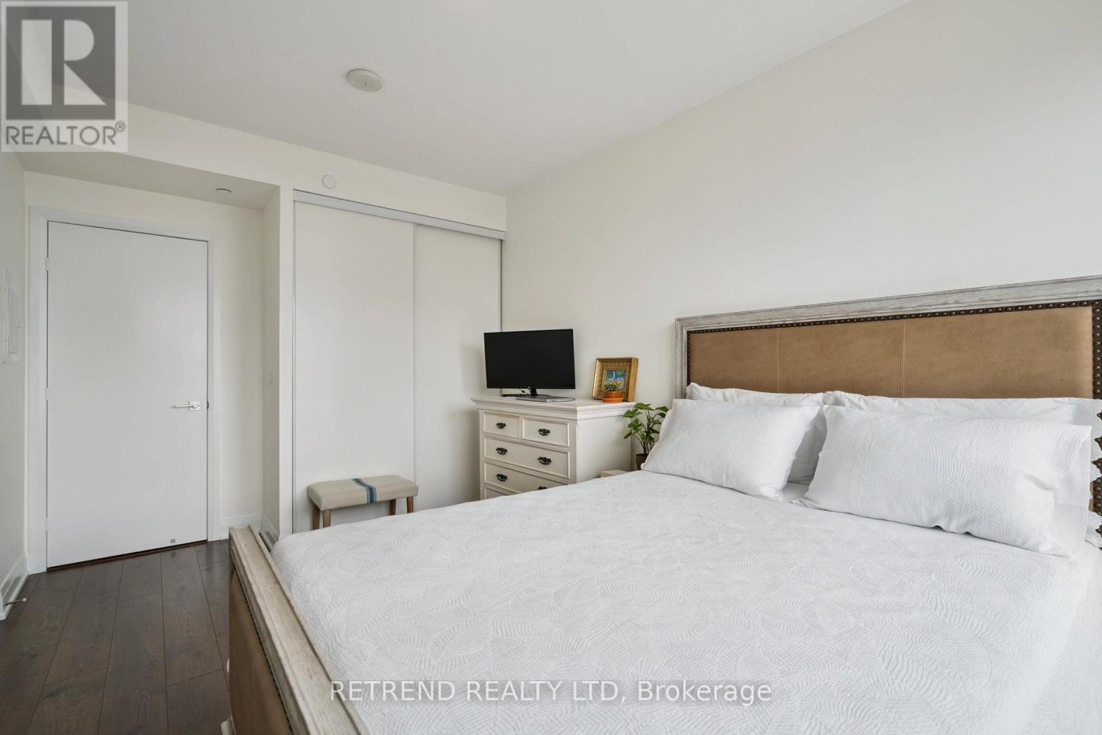 2403 - 36 Park Lawn Road, Toronto, ON - Indoor Photo Showing Bedroom