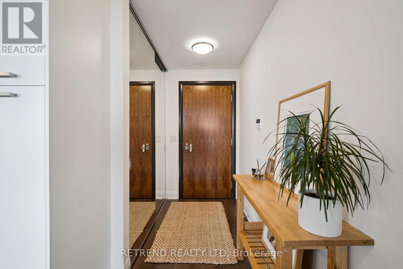 2403 - 36 Park Lawn Road, Toronto, ON - Indoor Photo Showing Other Room