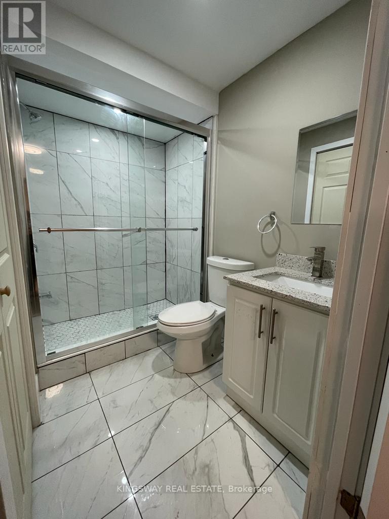 1 Highbook St. Street W, Kitchener, ON - Indoor Photo Showing Bathroom
