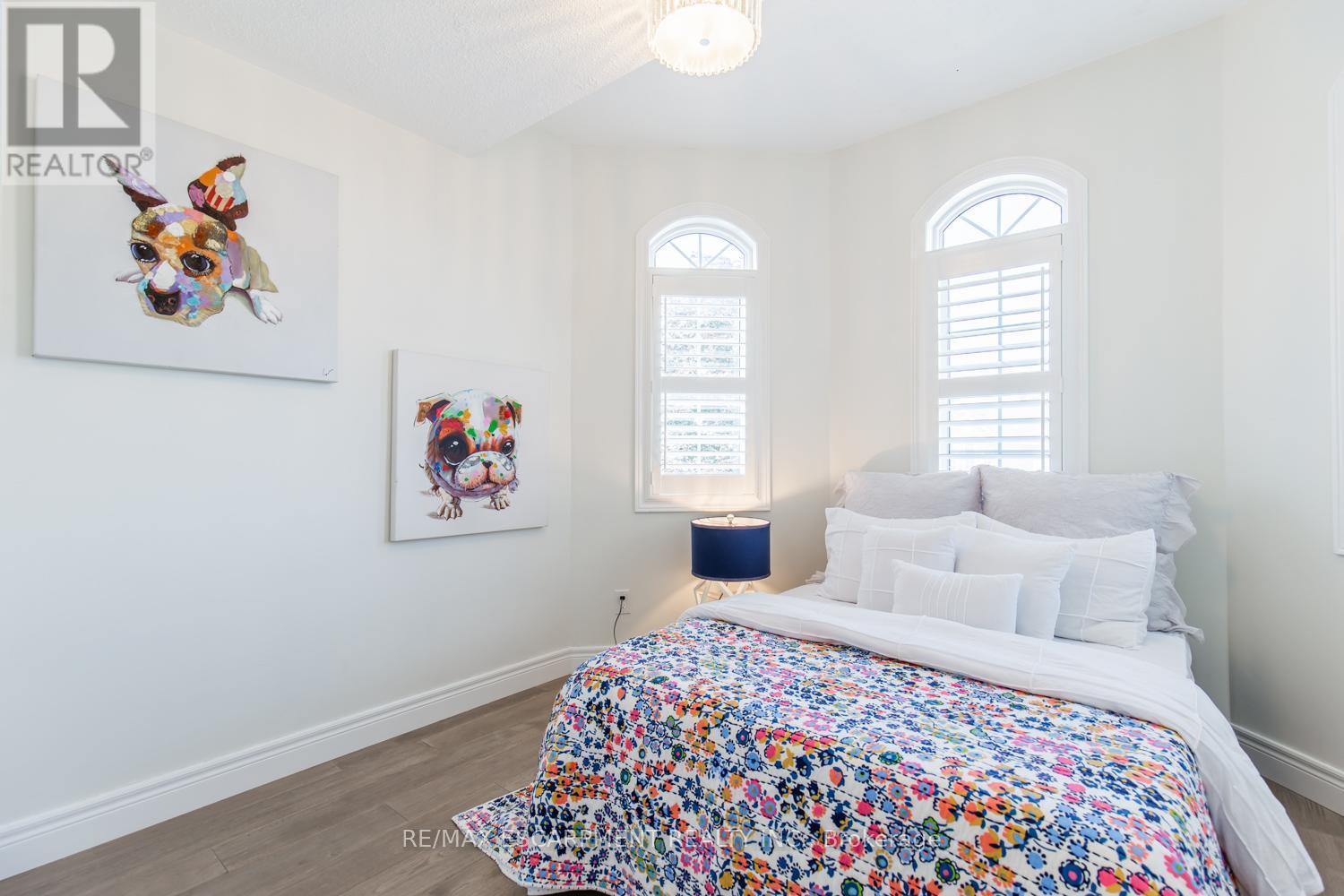 109 Peachwood Crescent, Hamilton, ON - Indoor Photo Showing Bedroom