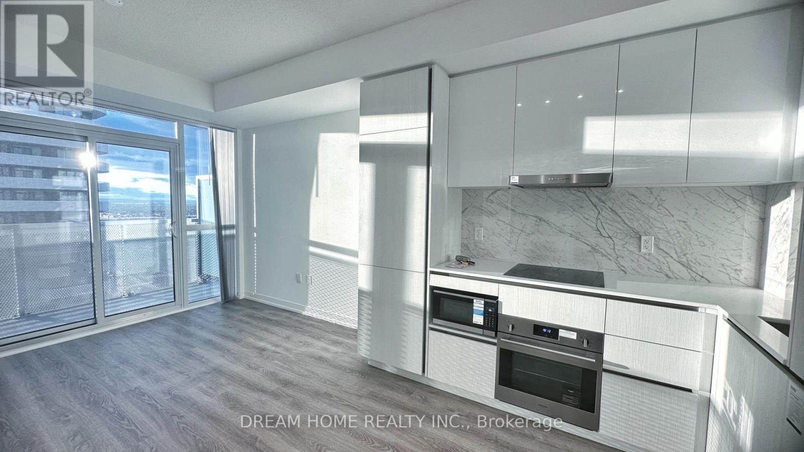 1915 - 8 Interchange Way, Vaughan, ON - Indoor Photo Showing Other Room