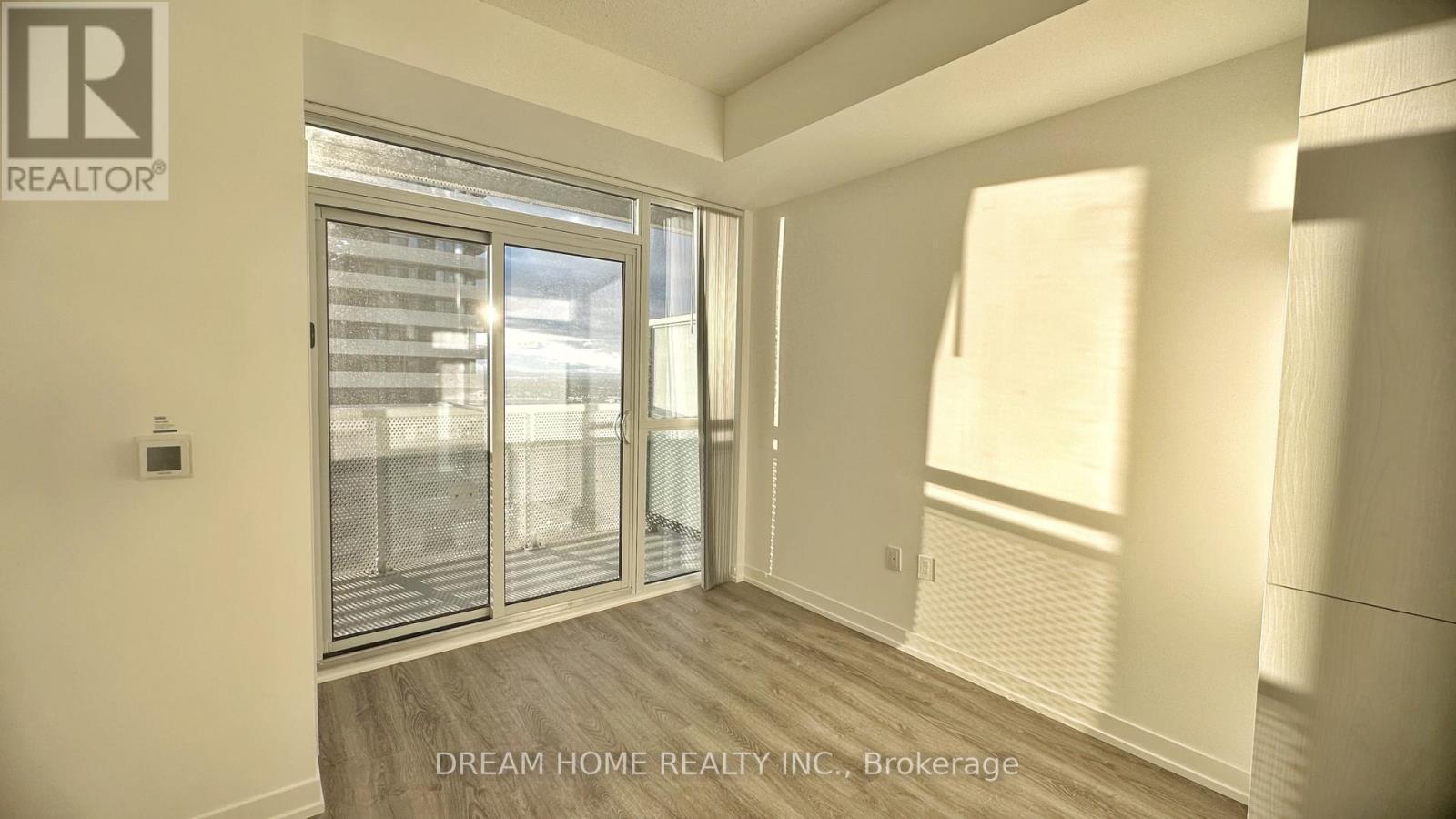 1915 - 8 Interchange Way, Vaughan, ON - Indoor Photo Showing Other Room