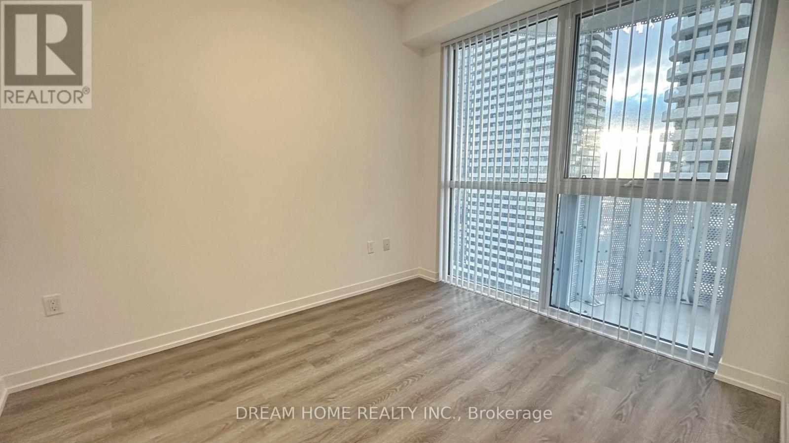 1915 - 8 Interchange Way, Vaughan, ON - Indoor Photo Showing Other Room