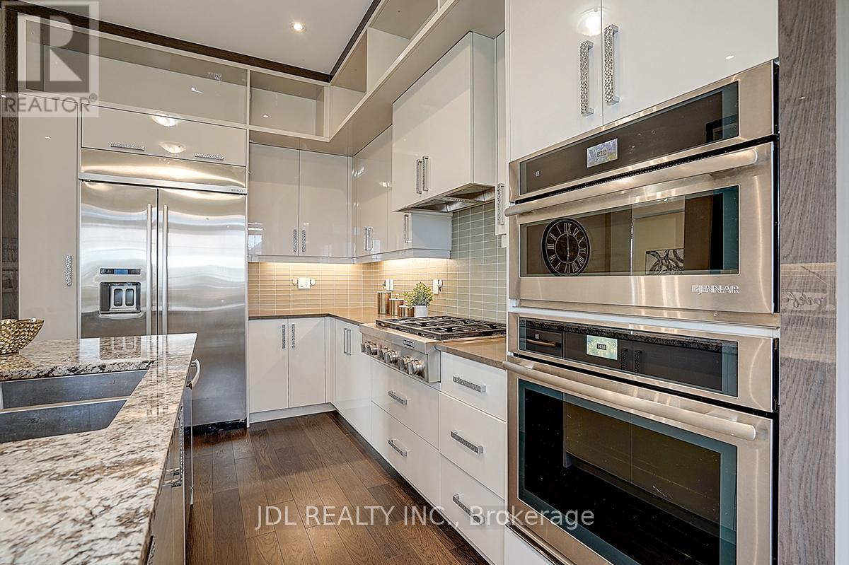 1 Alex Black Street, Vaughan, ON - Indoor Photo Showing Kitchen With Double Sink With Upgraded Kitchen