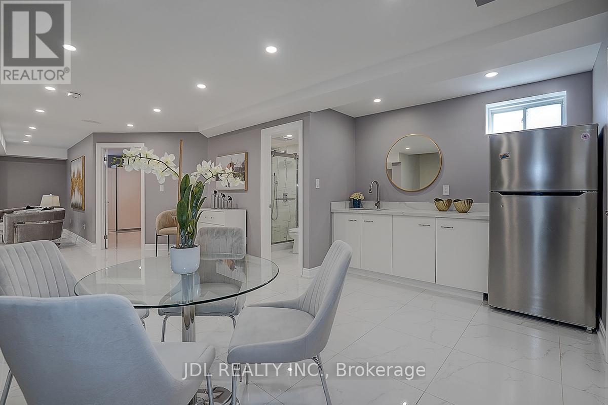 1 Alex Black Street, Vaughan, ON - Indoor