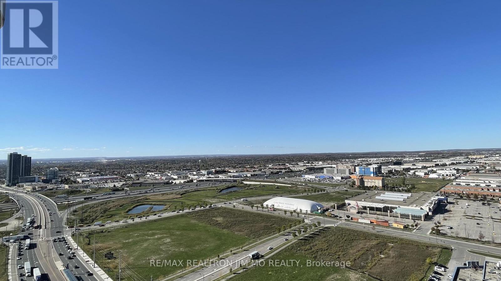 2903 - 8 Interchange Way, Vaughan, ON - Outdoor With View