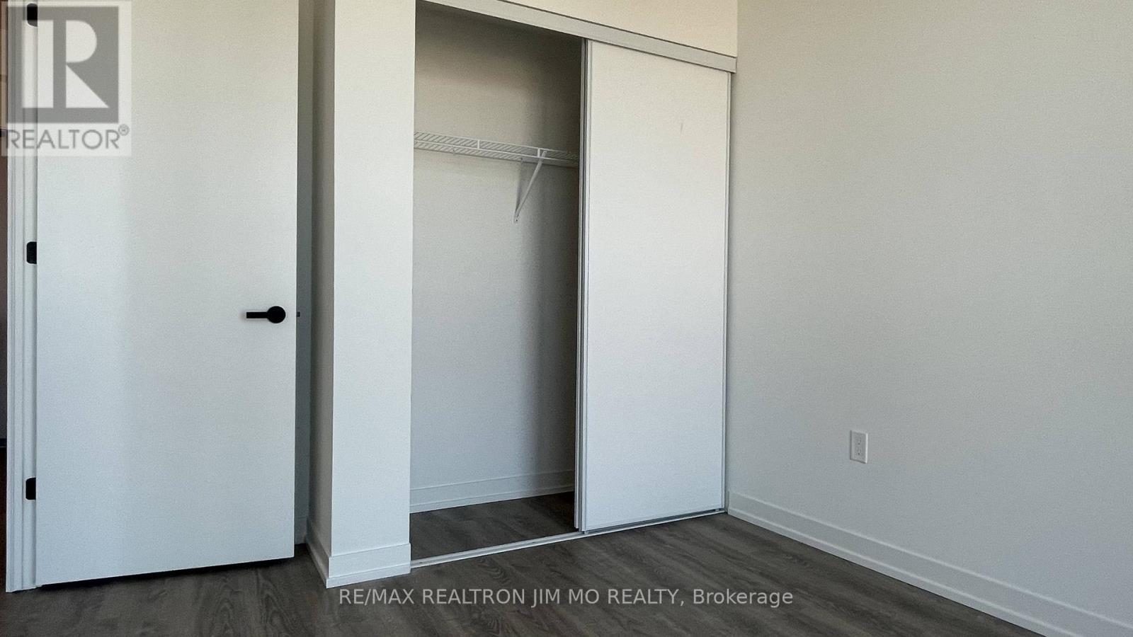 2903 - 8 Interchange Way, Vaughan, ON - Indoor Photo Showing Other Room