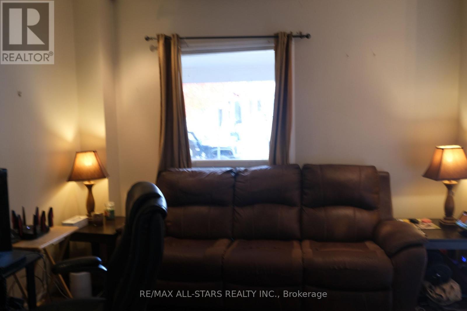 26 Niagara Street, Hamilton, ON - Indoor Photo Showing Other Room