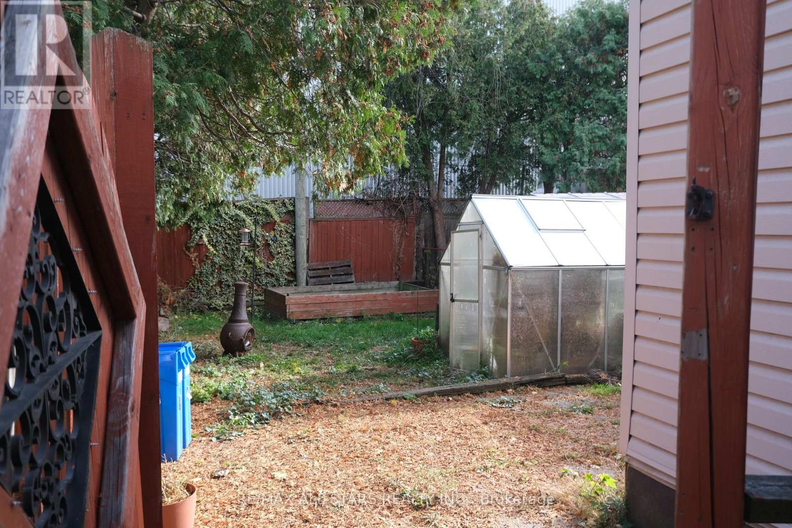 26 Niagara Street, Hamilton, ON - Outdoor