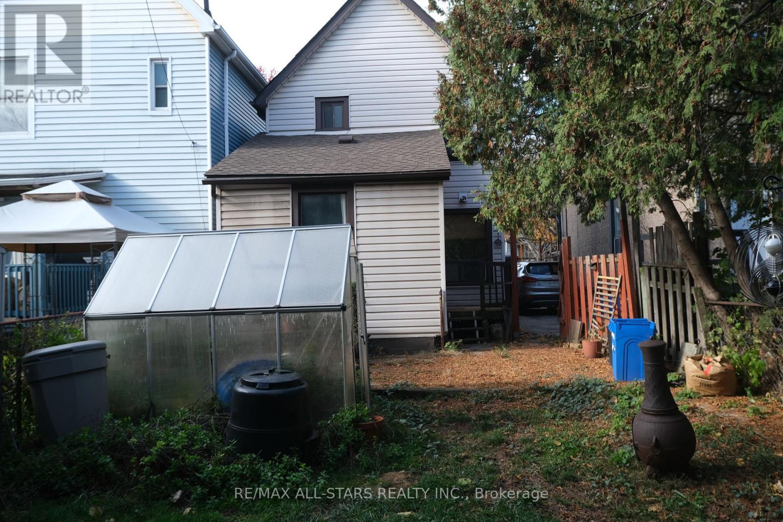 26 Niagara Street, Hamilton, ON - Outdoor