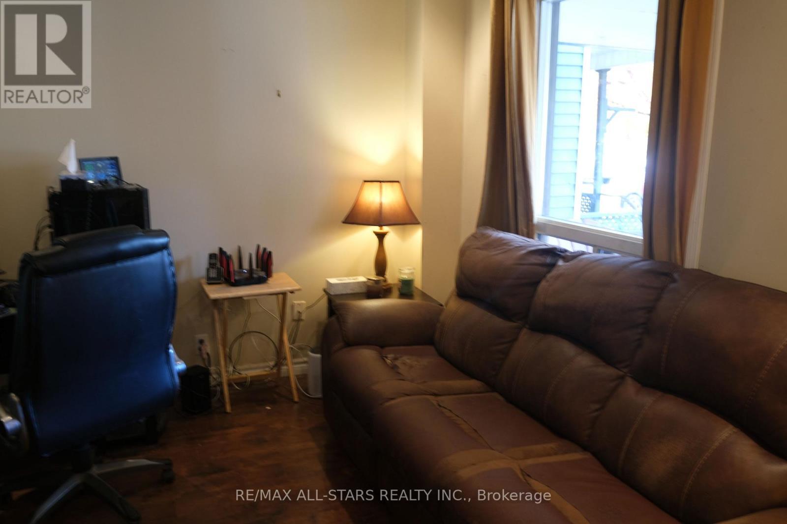 26 Niagara Street, Hamilton, ON - Indoor