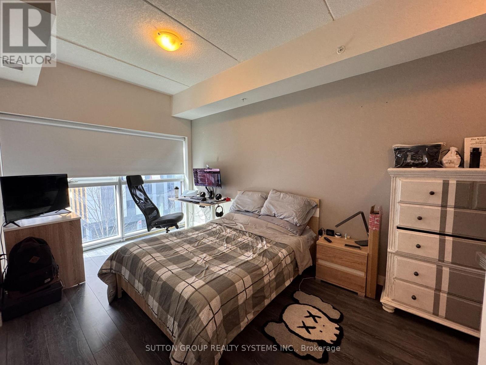 517 - 251 Helmlock Street, Waterloo, ON - Indoor Photo Showing Bedroom