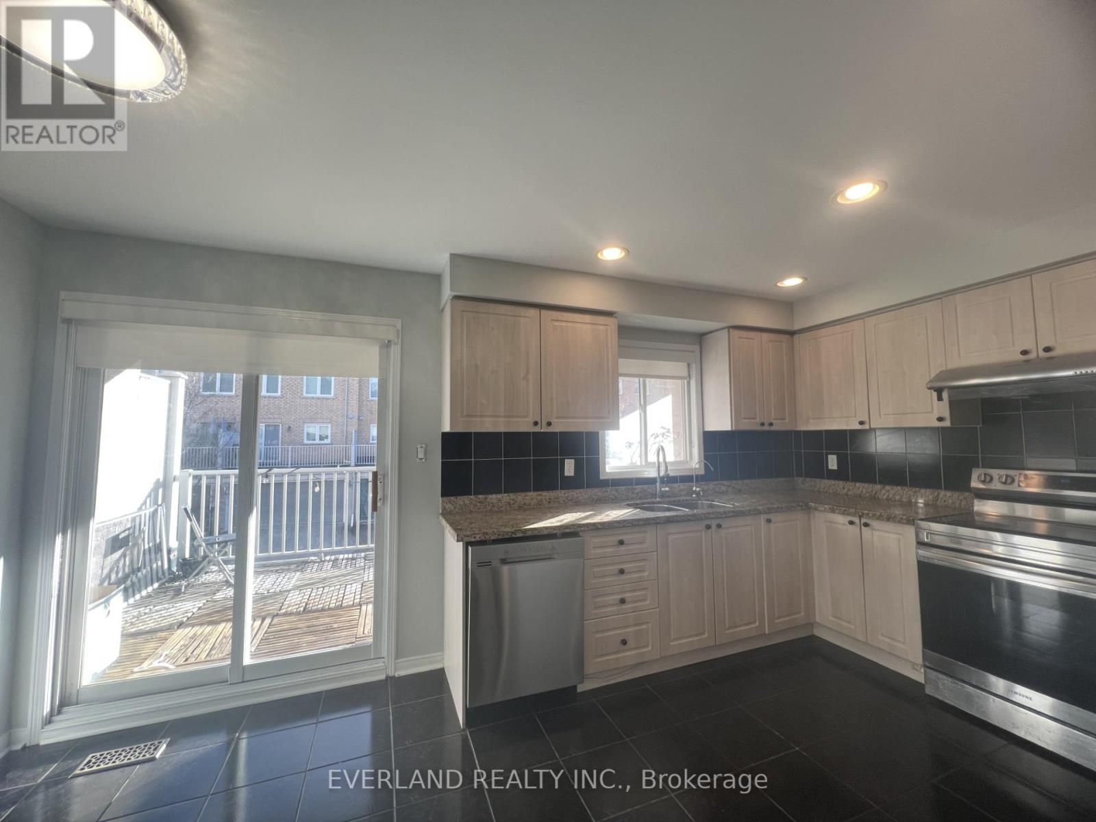 15 Orchid Road, Markham, ON - Indoor Photo Showing Kitchen