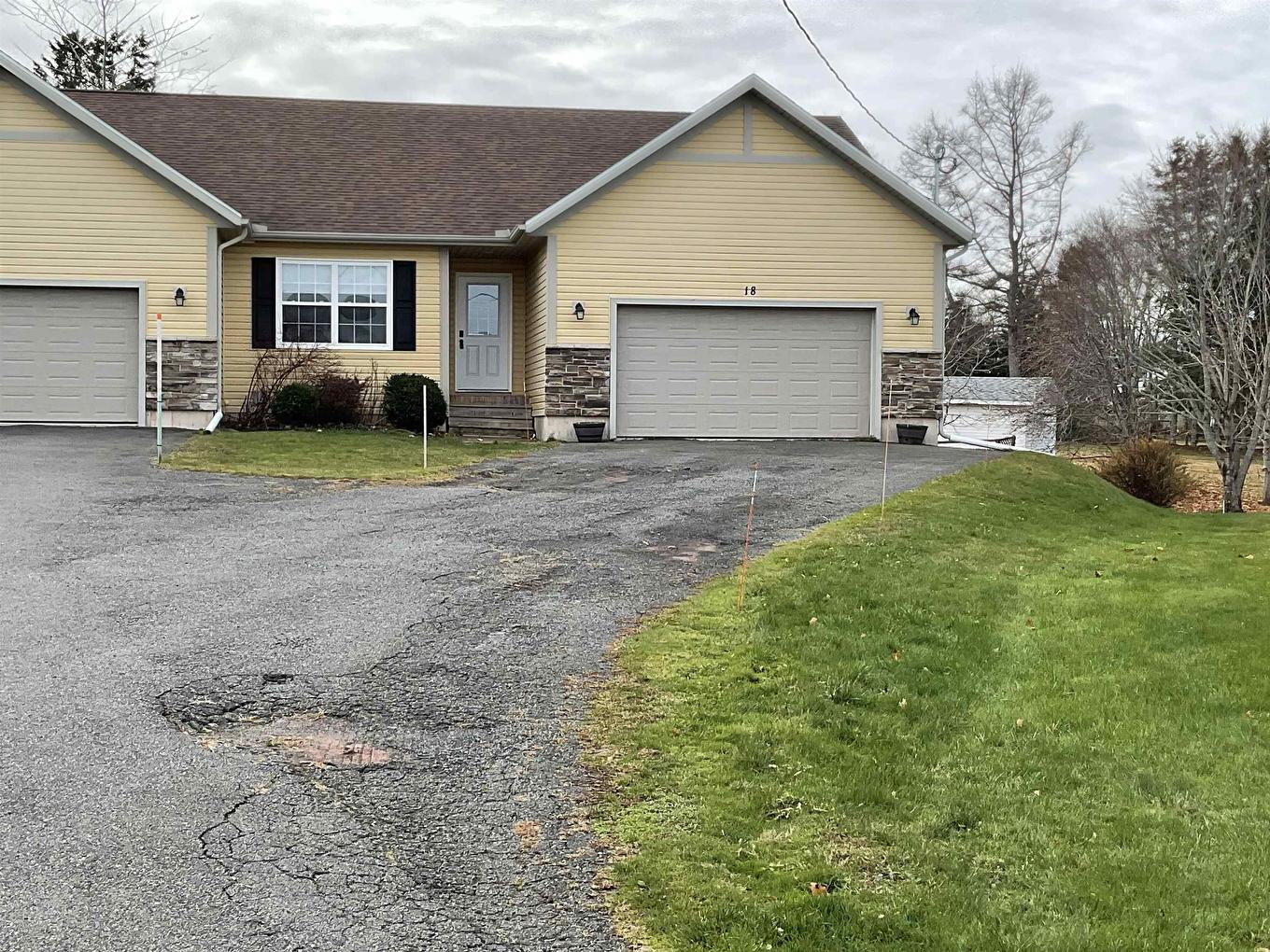 18 Kehough Court, Cornwall, PE