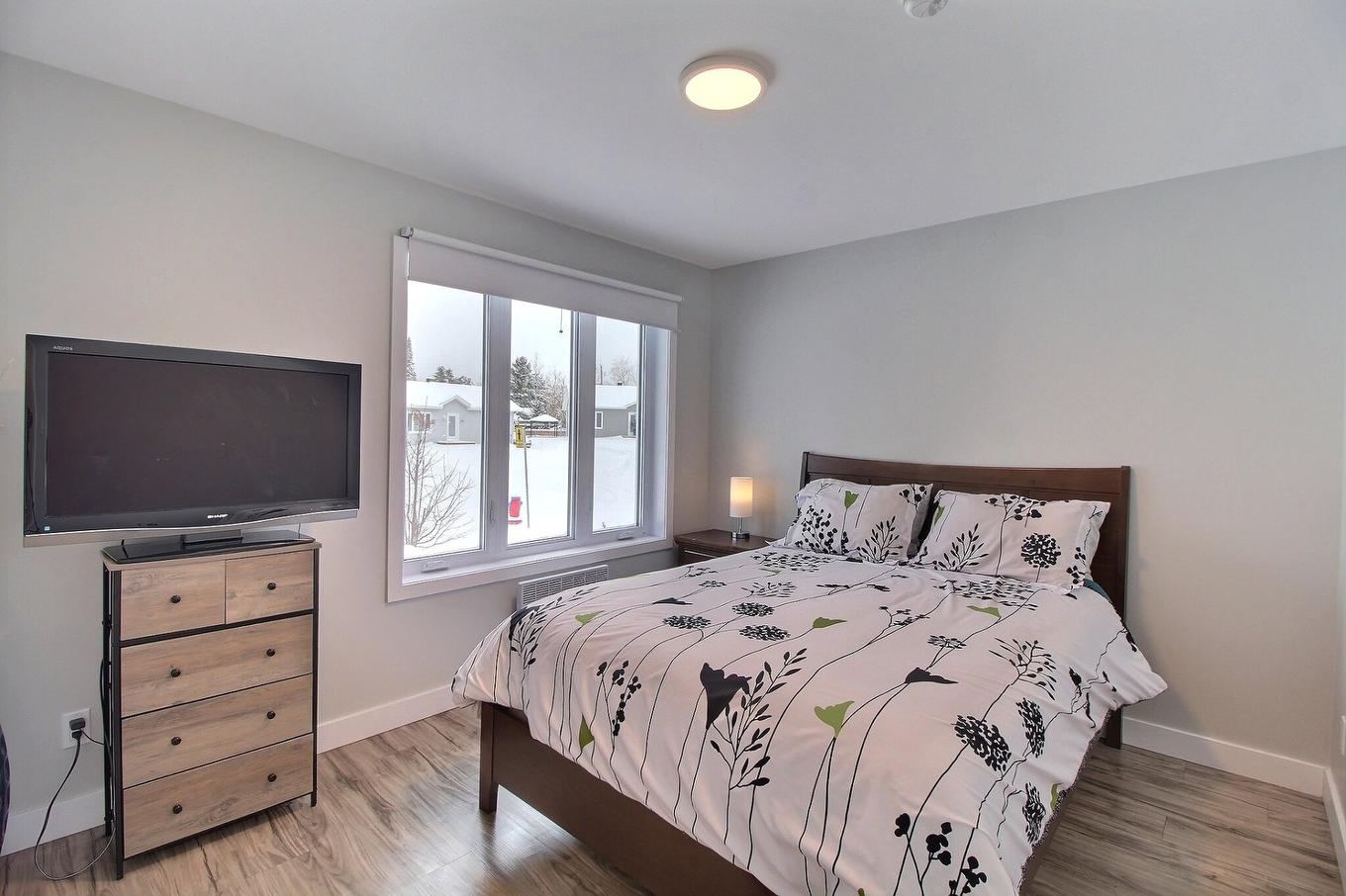 Chambre à coucher principale - 25 Rue Sévigny, Val-D'Or, QC - Indoor Photo Showing Bedroom