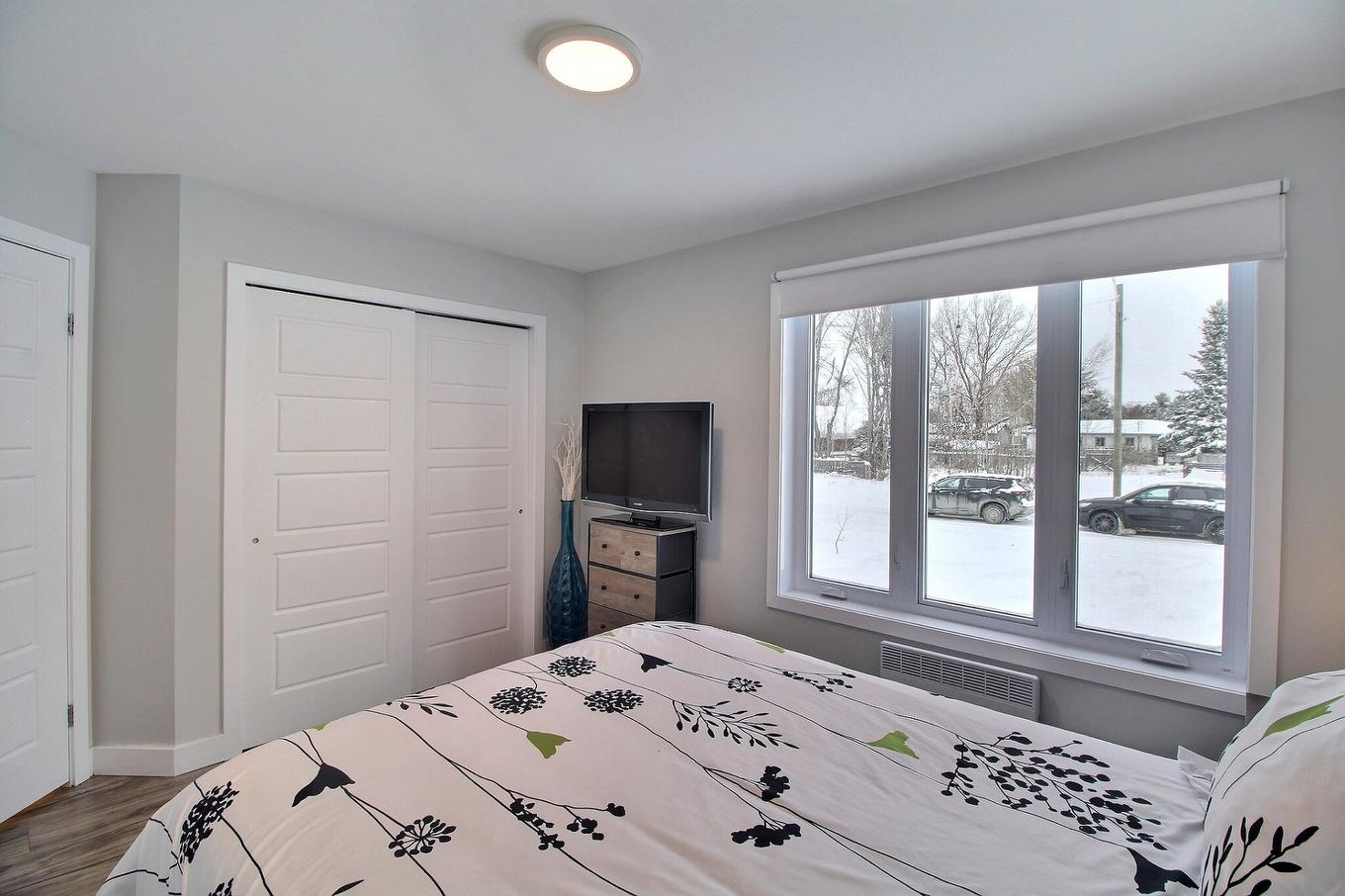 Chambre à coucher principale - 25 Rue Sévigny, Val-D'Or, QC - Indoor Photo Showing Bedroom