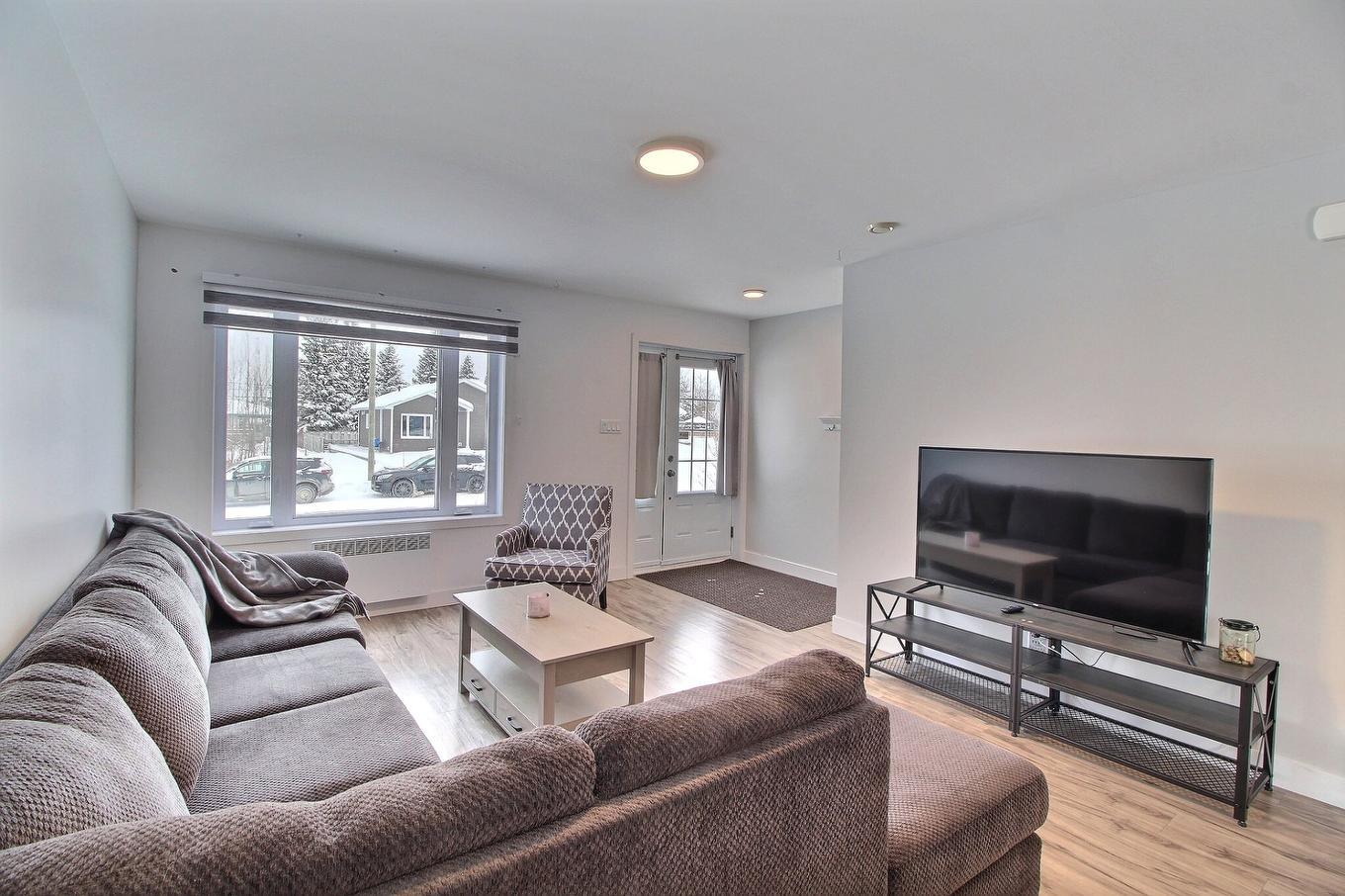 Salon - 25 Rue Sévigny, Val-D'Or, QC - Indoor Photo Showing Living Room