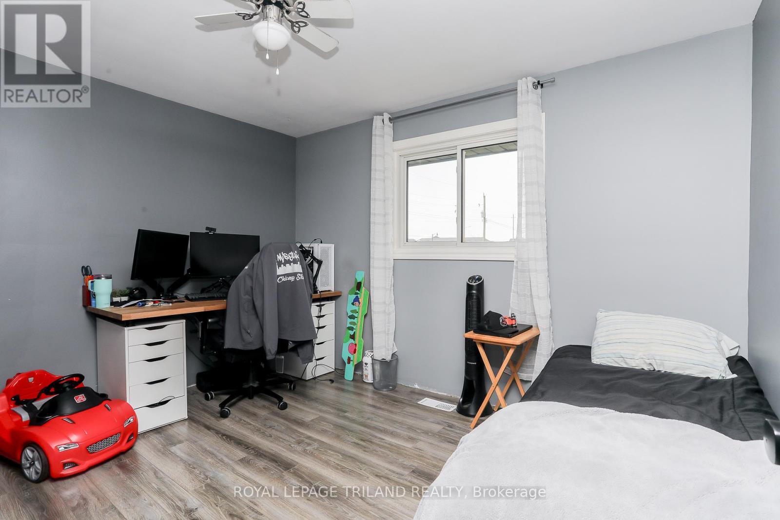 139 Coulter Ave Avenue, Central Elgin, ON - Indoor Photo Showing Bedroom