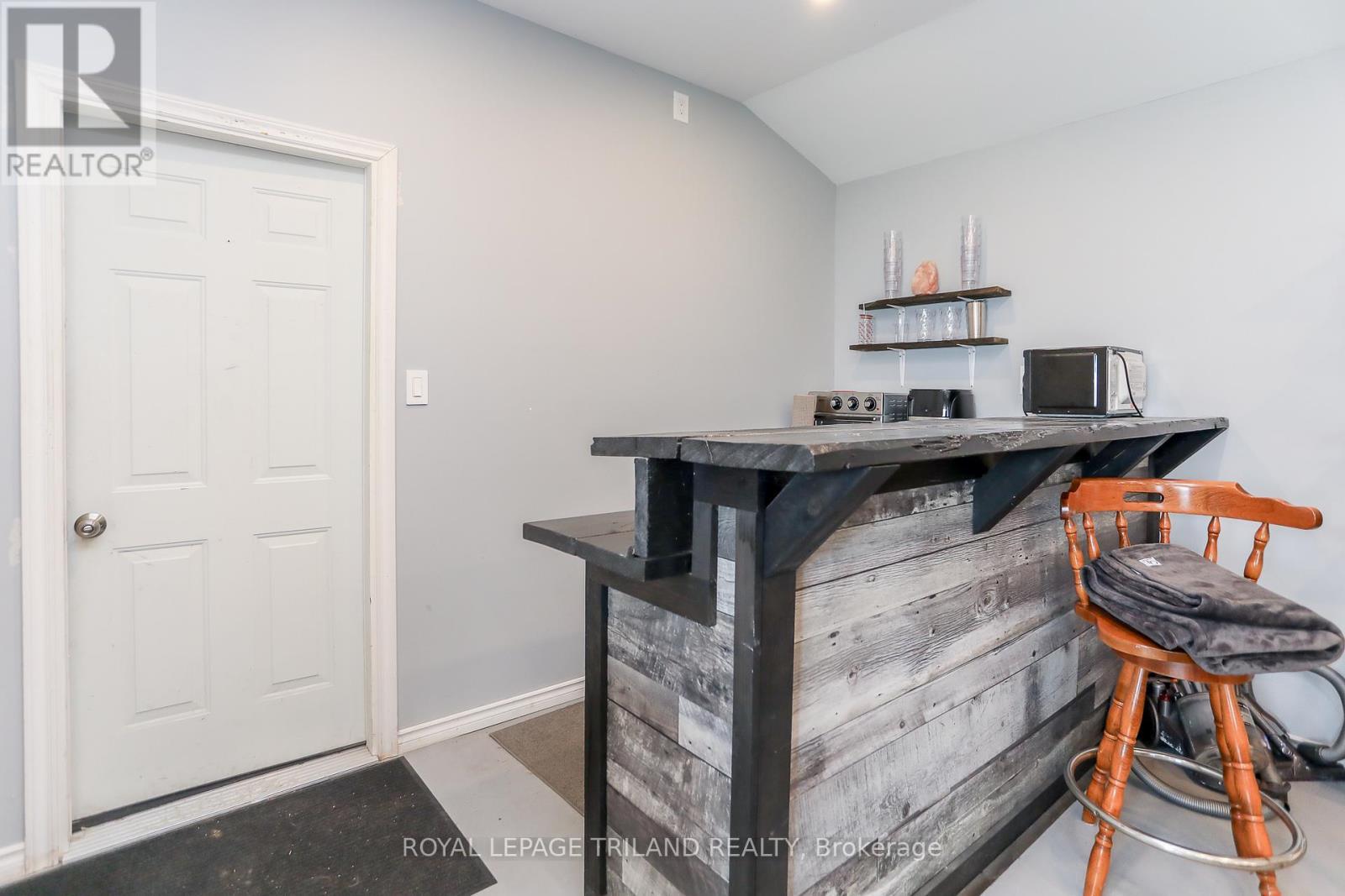 139 Coulter Ave Avenue, Central Elgin, ON - Indoor