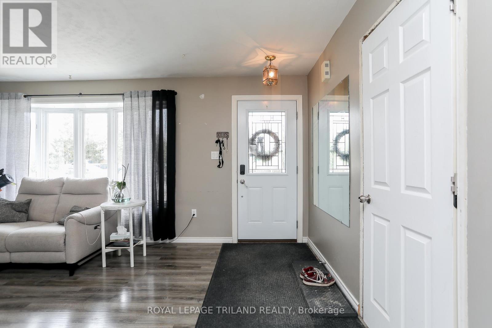 139 Coulter Ave Avenue, Central Elgin, ON - Indoor Photo Showing Other Room