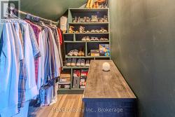 Walk in closet -