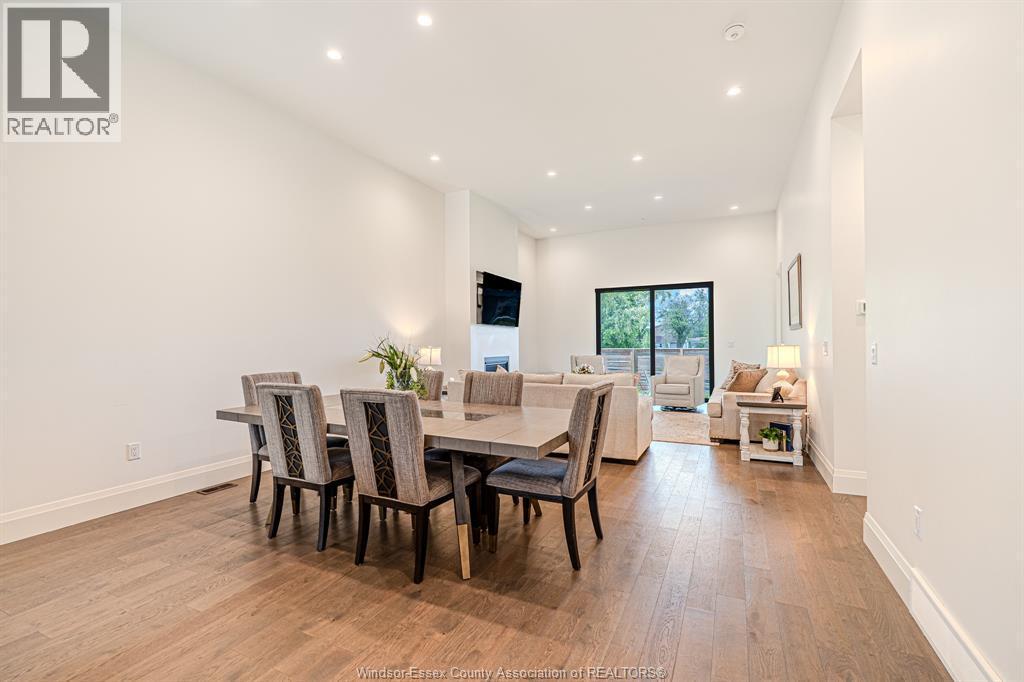 526 Lily Mac, Windsor, ON - Indoor Photo Showing Dining Room